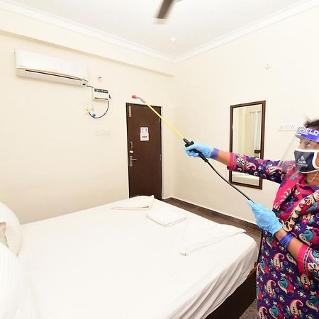 Sree Service Apartments Tirupati Eksteriør billede
