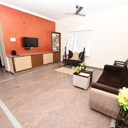 Sree Service Apartments Tirupati Eksteriør billede