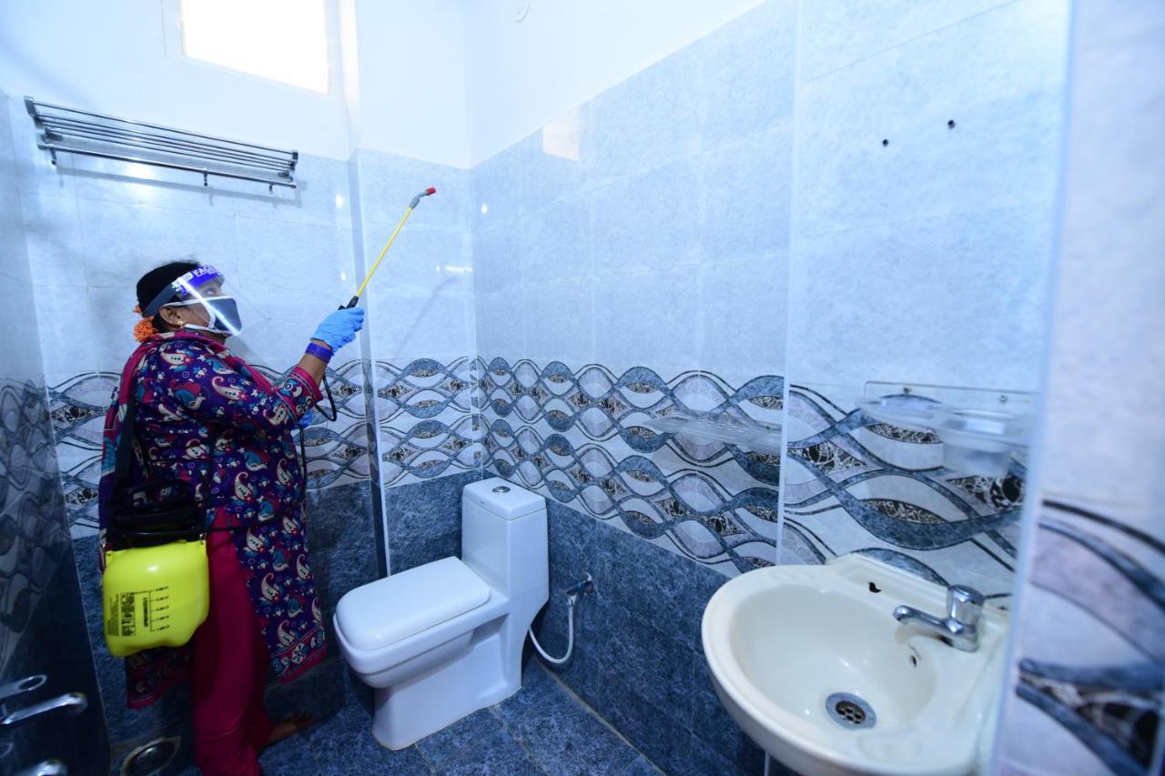 Sree Service Apartments Tirupati Eksteriør billede