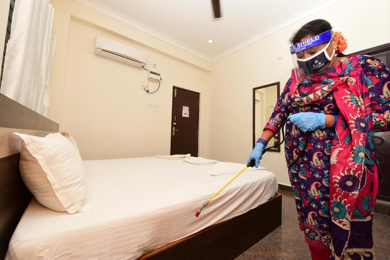 Sree Service Apartments Tirupati Eksteriør billede