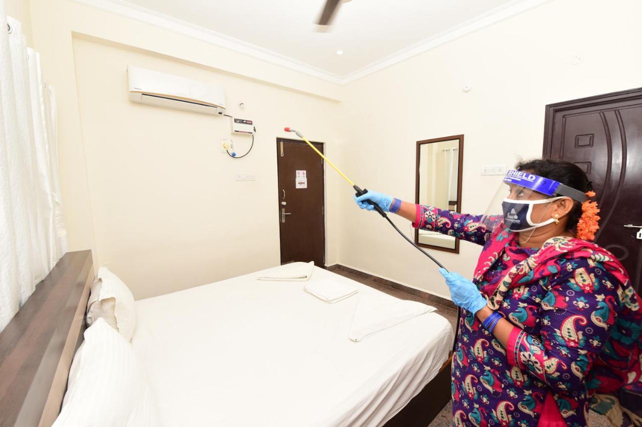 Sree Service Apartments Tirupati Eksteriør billede